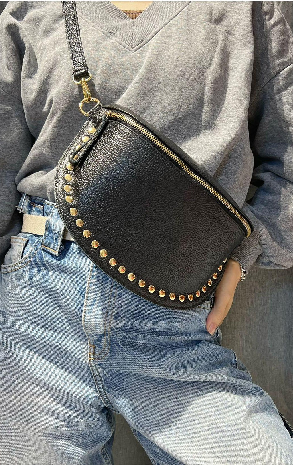 Sac banane cuir grainé clouté