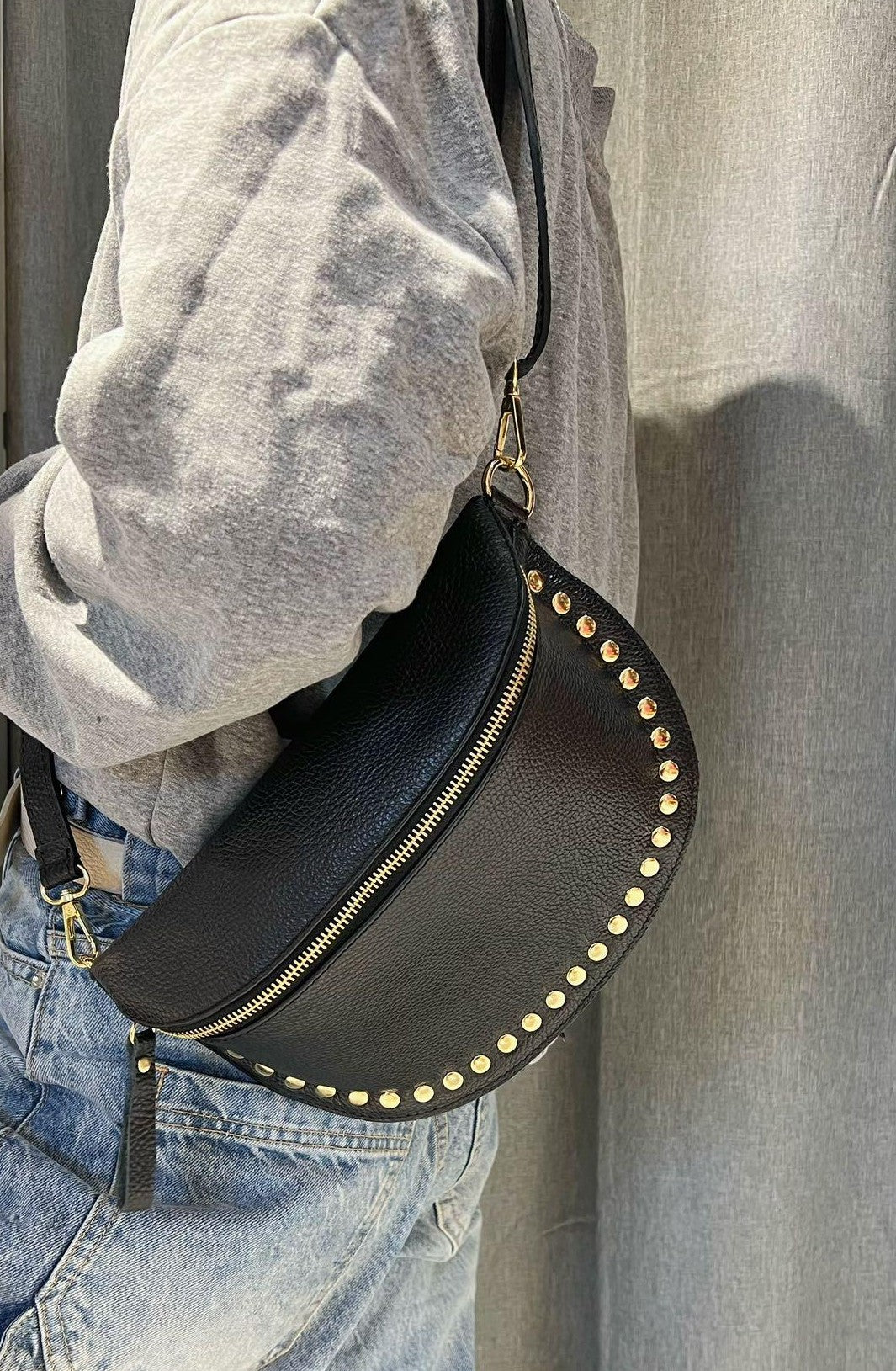 Sac banane cuir grainé clouté
