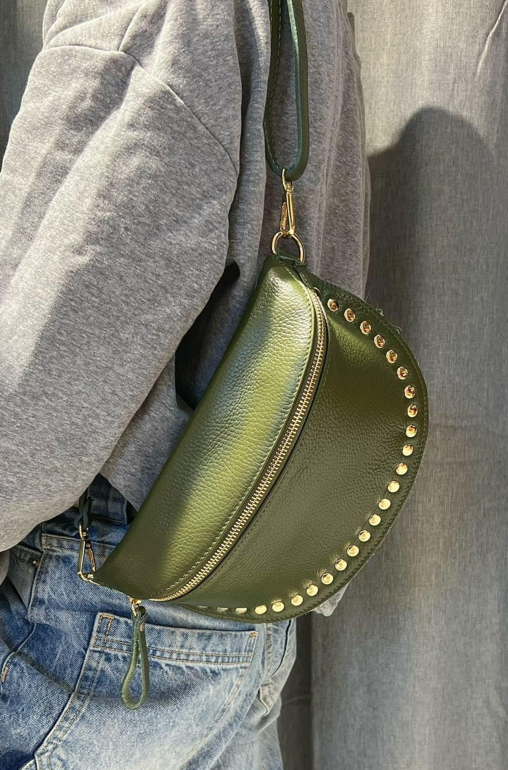 Sac banane cuir grainé clouté